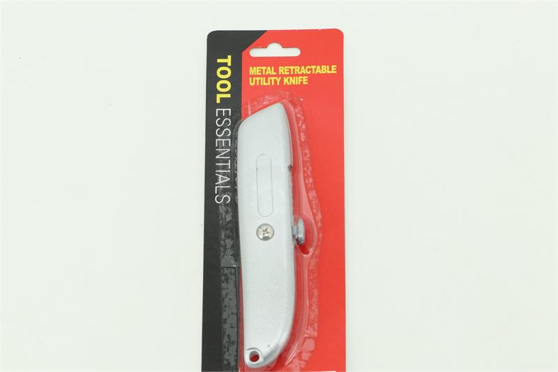 ''UTILITY KNIFE, RETRACTABLE, METAL BODY''